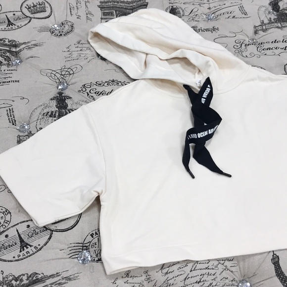 Alo Air Land Ocean Crop Hoodie - Picture 6 of 11